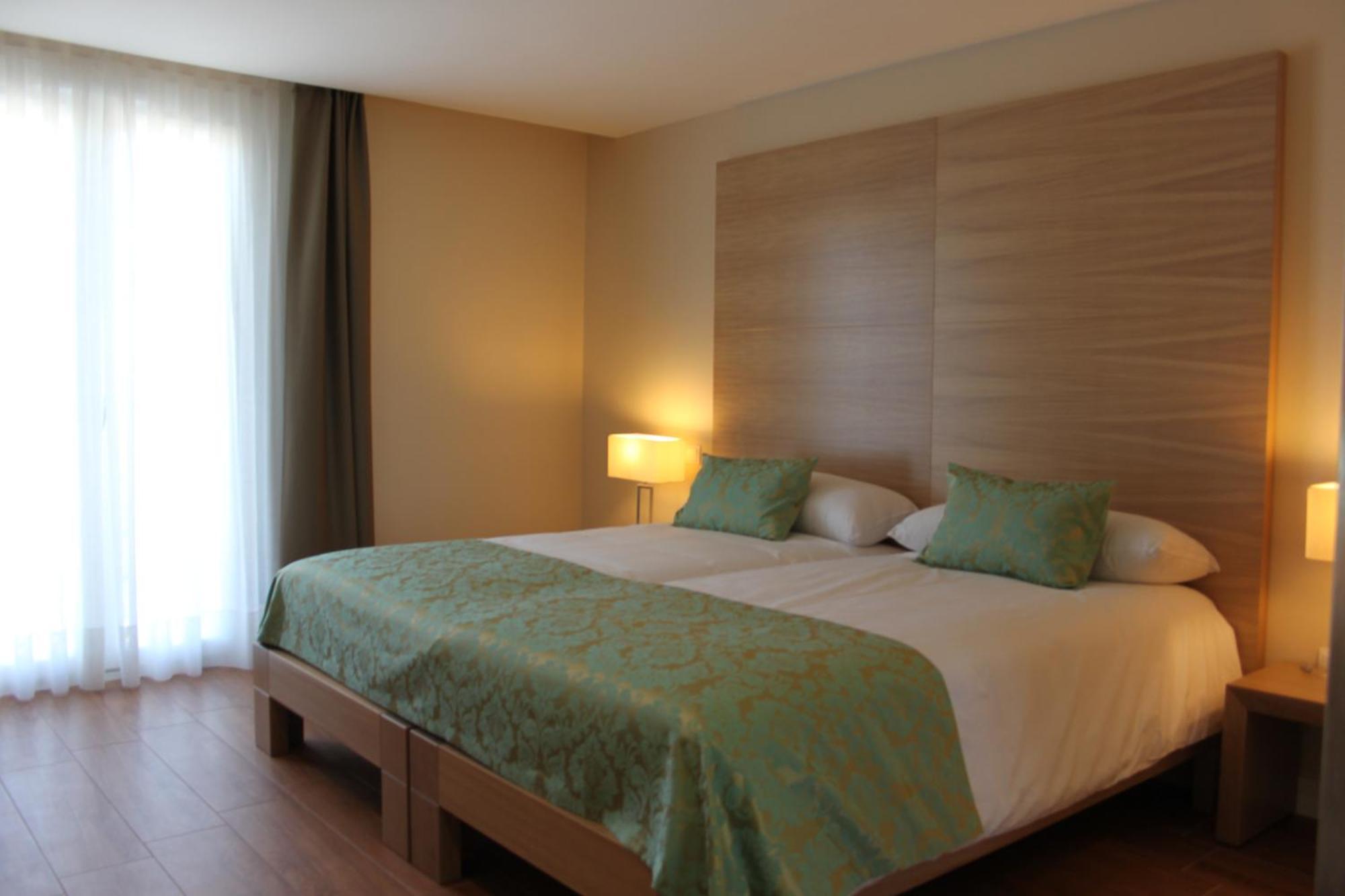 Hotel Medinasalim Мединасели Екстериор снимка