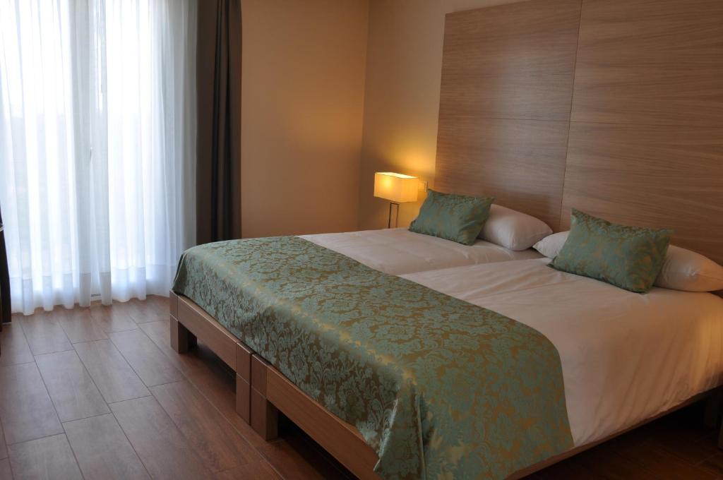 Hotel Medinasalim Мединасели Стая снимка