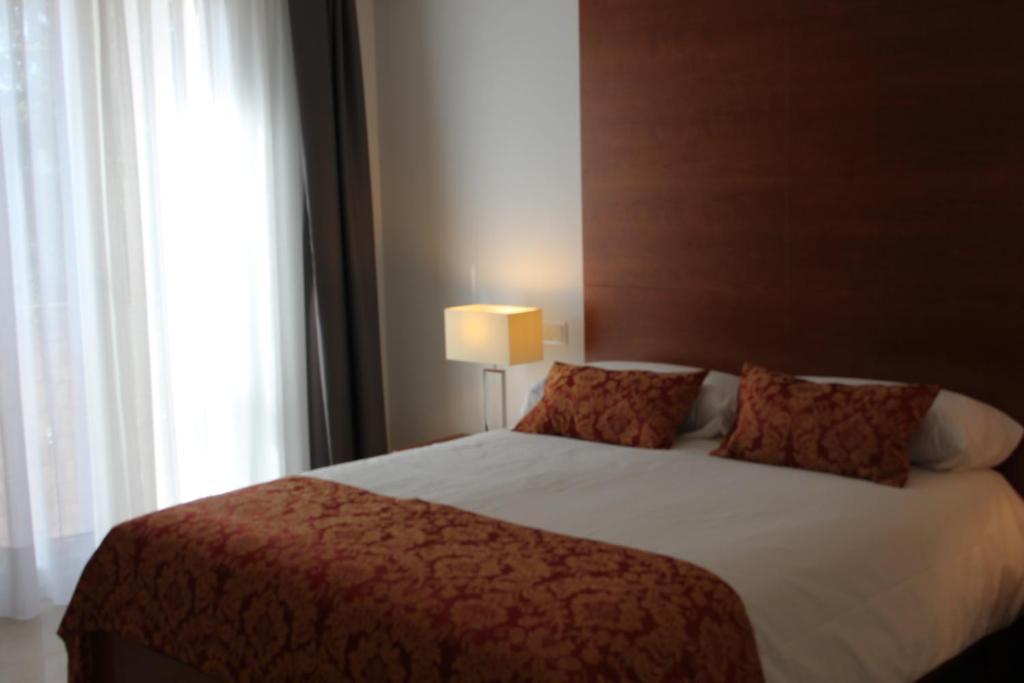 Hotel Medinasalim Мединасели Стая снимка